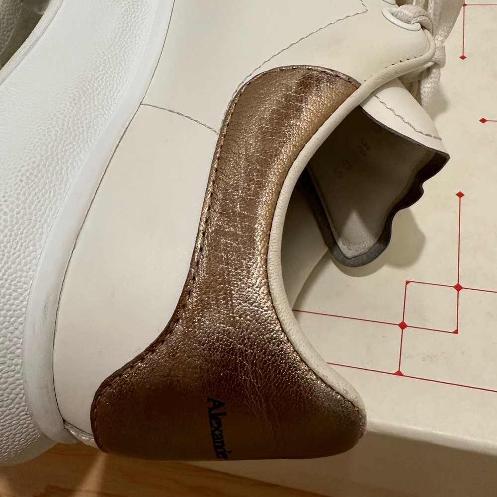 Alexander McQueen Oversized Shoes - white and bronze - Picture 5 of 9